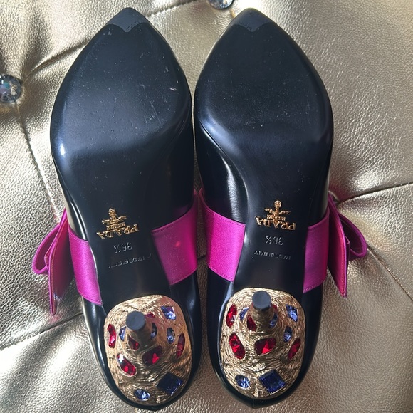 Prada; size:6.5 black leather. - Picture 6 of 6